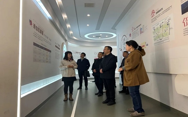 荆州市委副书记金鹏率队调研艾诗特通明工厂，，，助力南宫电子官网产业“破壁出圈”